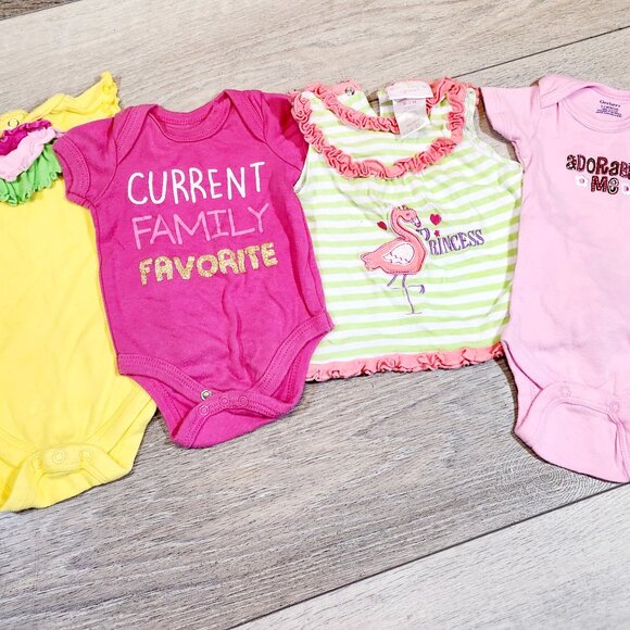 Girls 0-3 Month Short Sleeve Onesie Lot - Picture 1 of 1